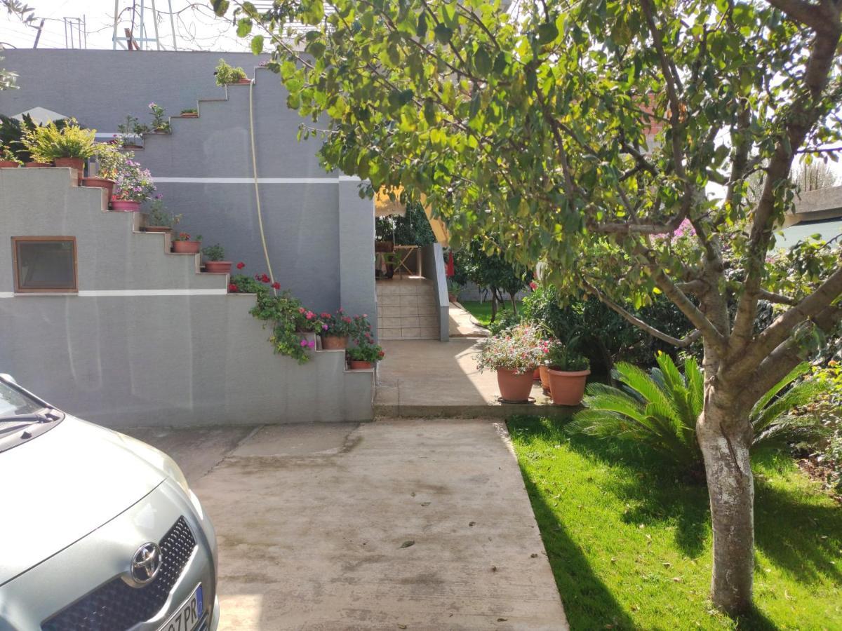 Dema Guesthouse Ksamil Exterior photo
